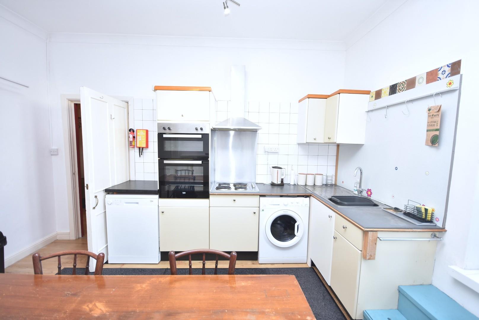 Flat 3, 68 Windsor Road, Penarth, CF64 1JJ